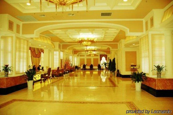 Maple International Hotel Luoyang  Interior photo